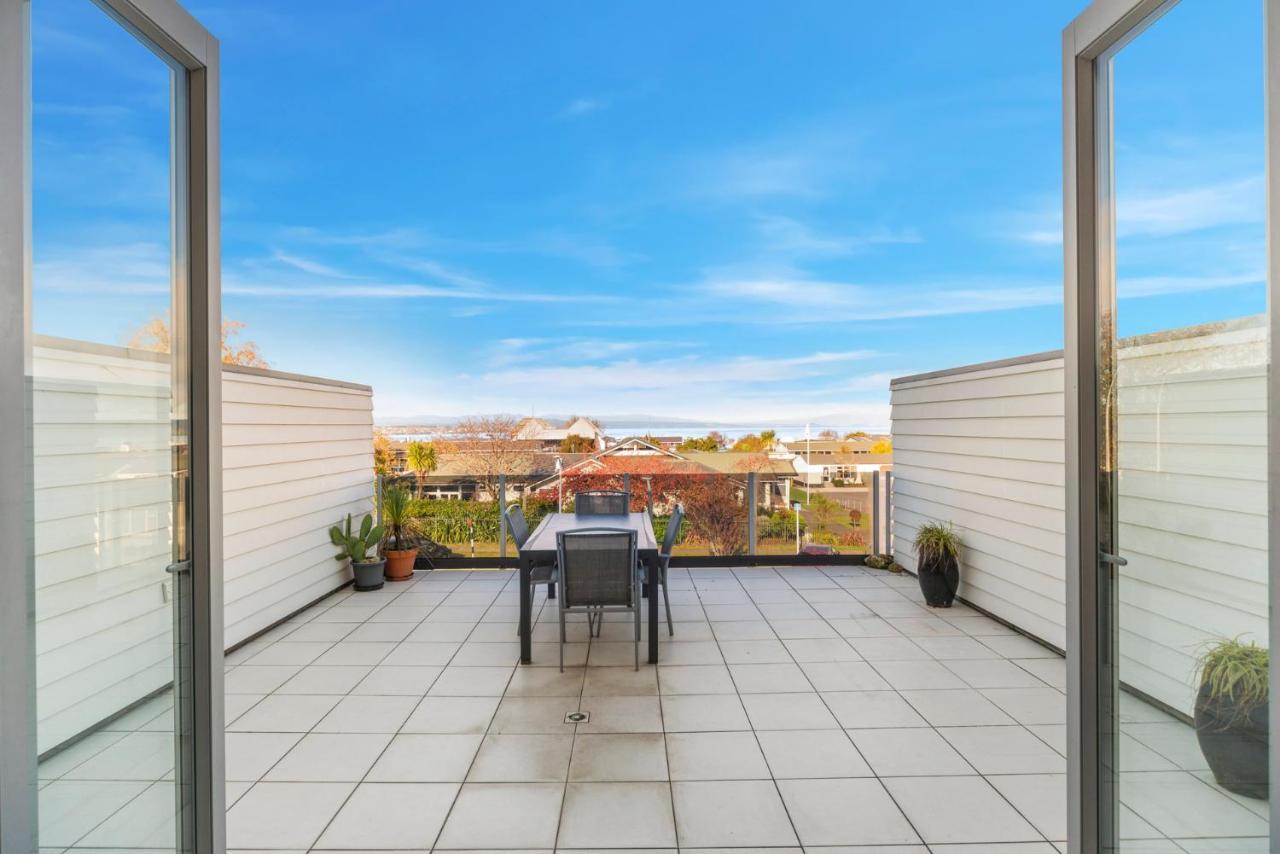 Lakeview Luxury - Taupo Holiday Apartment Экстерьер фото