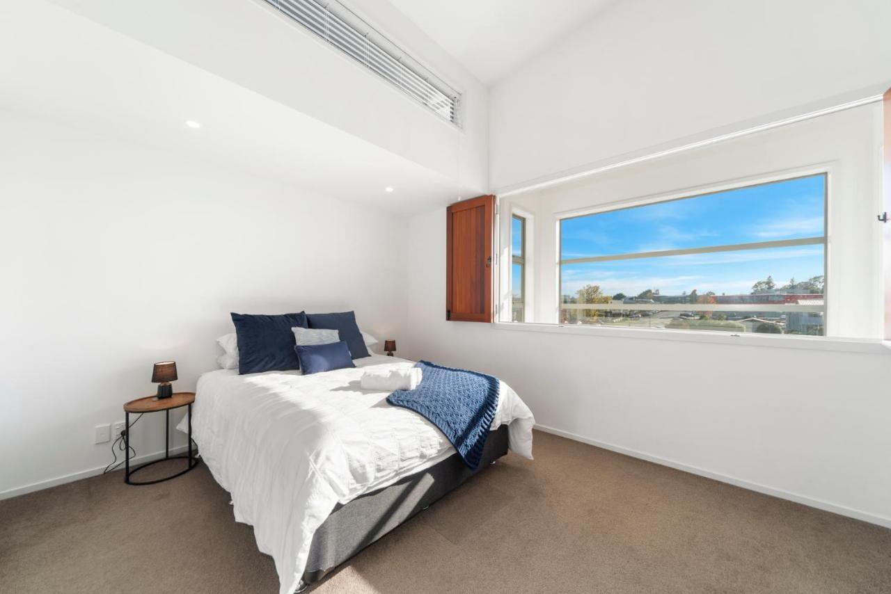 Lakeview Luxury - Taupo Holiday Apartment Экстерьер фото